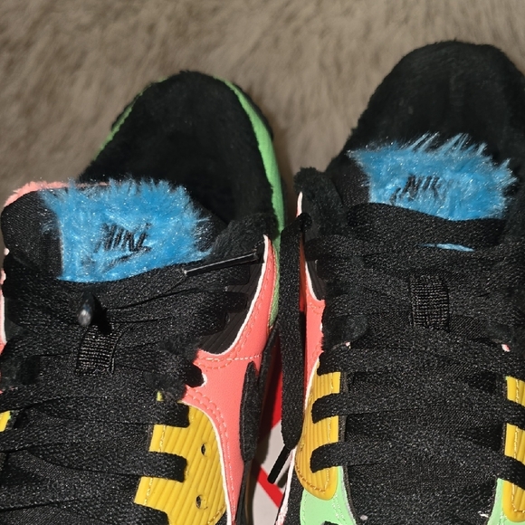 Nike Air Max 90 PRM, Faux Fur- Lined Neon Colorway Sneakers, sz 11.5 W, 10 M - Picture 8 of 8